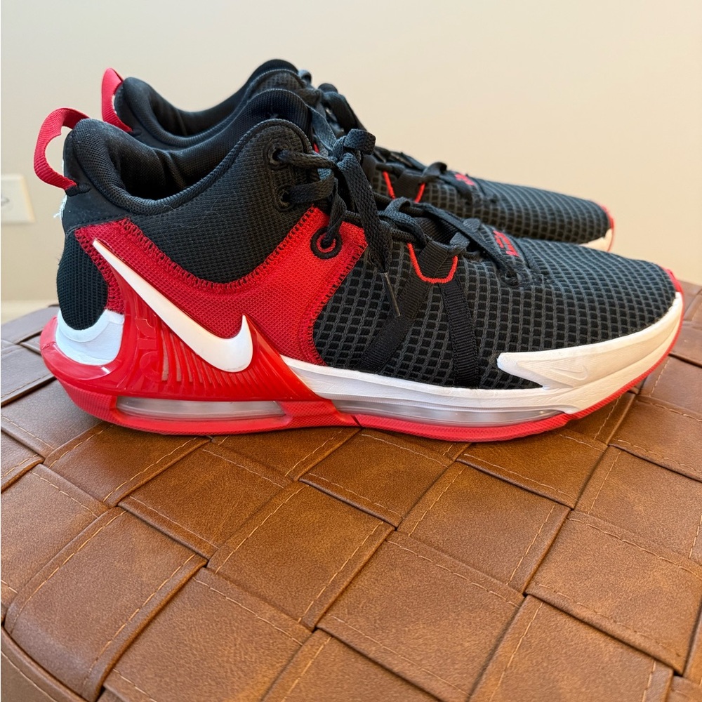 Nike Black and Red Sports Sneakers